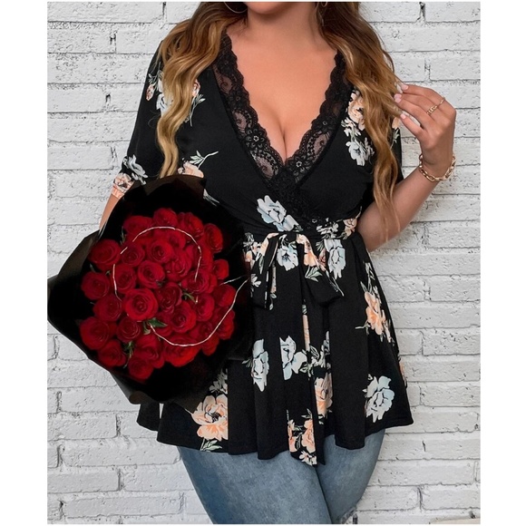Plus Floral Print Lace Belted Top - Picture 4 of 9